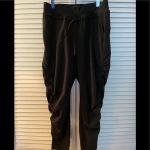 Athleta 4P Black Stretch Attitude Pant